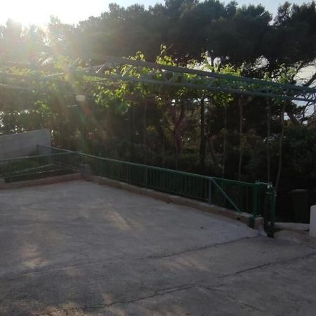 Apartments Vlado - 50M From The Sea Рогач Экстерьер фото